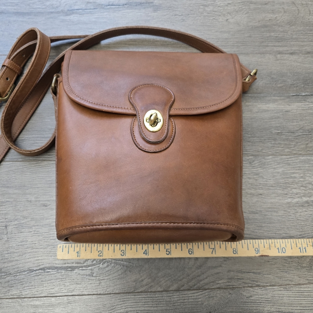 Vintage Coach Shoulder Bag British Tan Leather Classic Fisherman Grandpa - Picture 11 of 11